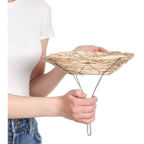 Плетёный каркас для цветов 24х23 см проволока ротанговая стружка 448₽