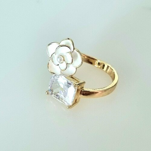 Кольцо, жемчуг имитация, кристаллы Swarovski, безразмерное, золотой, белый кольцо freeform jewellery жемчуг имитация безразмерное золотой