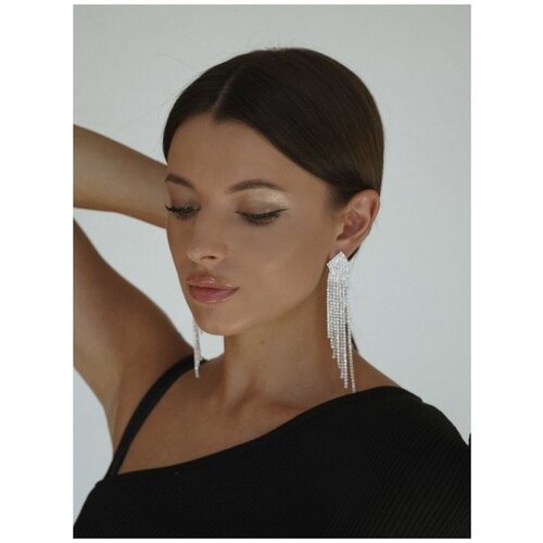 Бижутерия серьги длинные висячие , блестящие со стразами