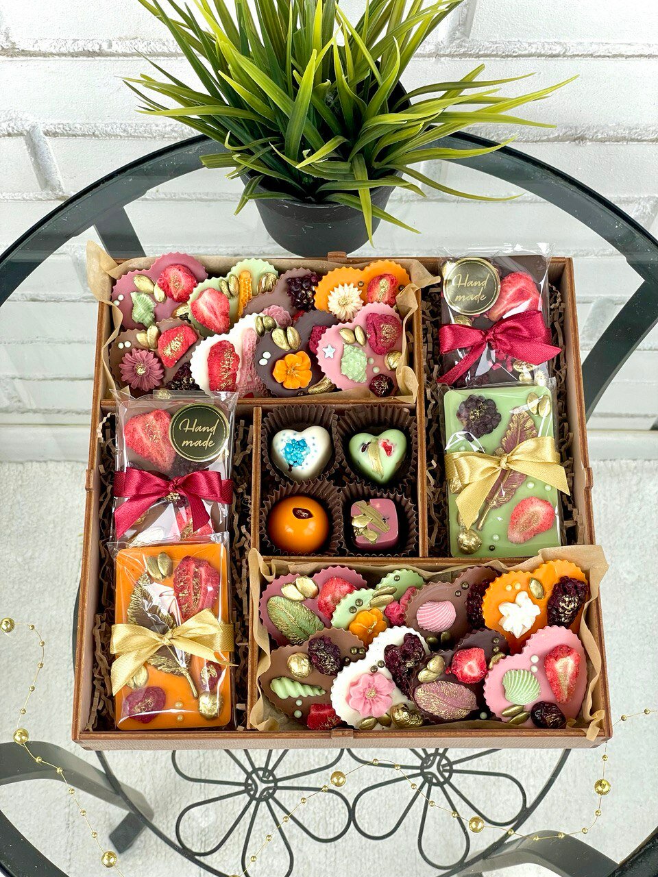 Подарочный набор из 8 вкусов Бельгийского шоколада ручной работы/ Подарочный набор La Moon/ Подарок на День Рождения