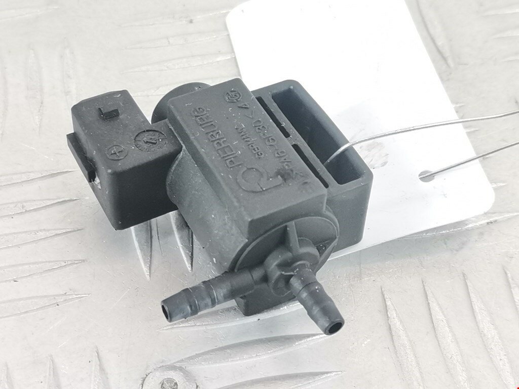 Клапан воздушный Volkswagen Bora(Jetta) 037906283A арт. 1544859