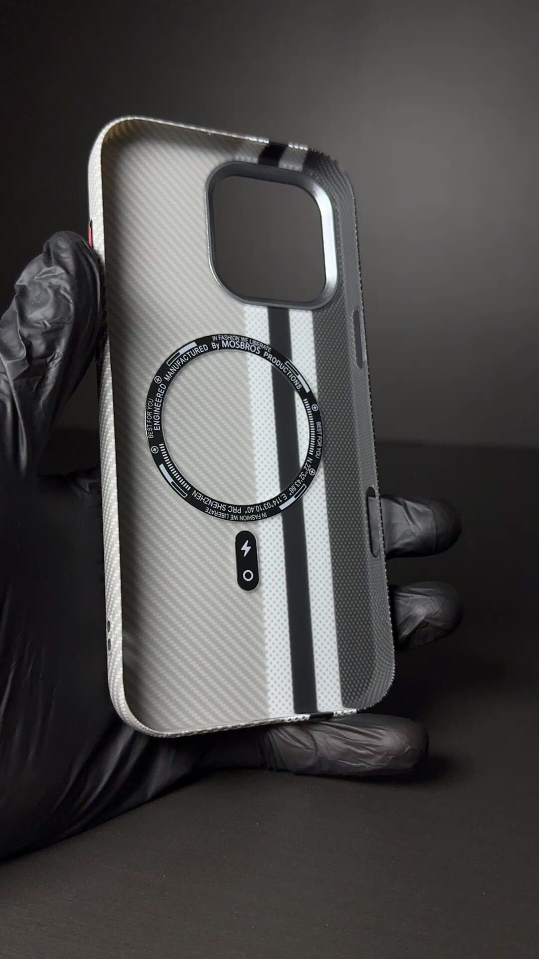 Чехол-накладка для Айфон 16 Про Макс с МагСейф из Кевлара / чехол на iPhone 16 Pro Max с MagSafe Kevlar LUXO Life+ / MOSBROS, карбоновый, Серый, c черной полосой — фото 1