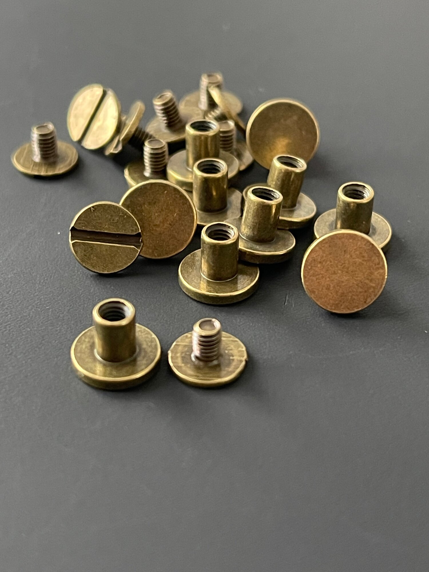 Винт ременной 9х6,5 мм, болт для ремня, винт Чикаго 6,5 мм, антик, 10шт. — фото 1