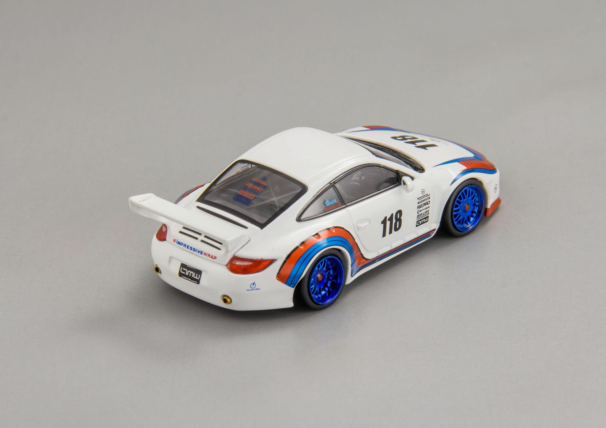 Коллекционная масштабная модель 1:43 Porsche 911 Old & New 997 #118 от IXO — фото 1