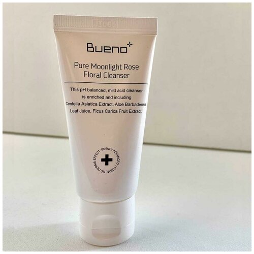 Цветочный гель для умывания с лепестками роз Bueno Pure Moonlight Rose Floral Cleanser (30 мл.)