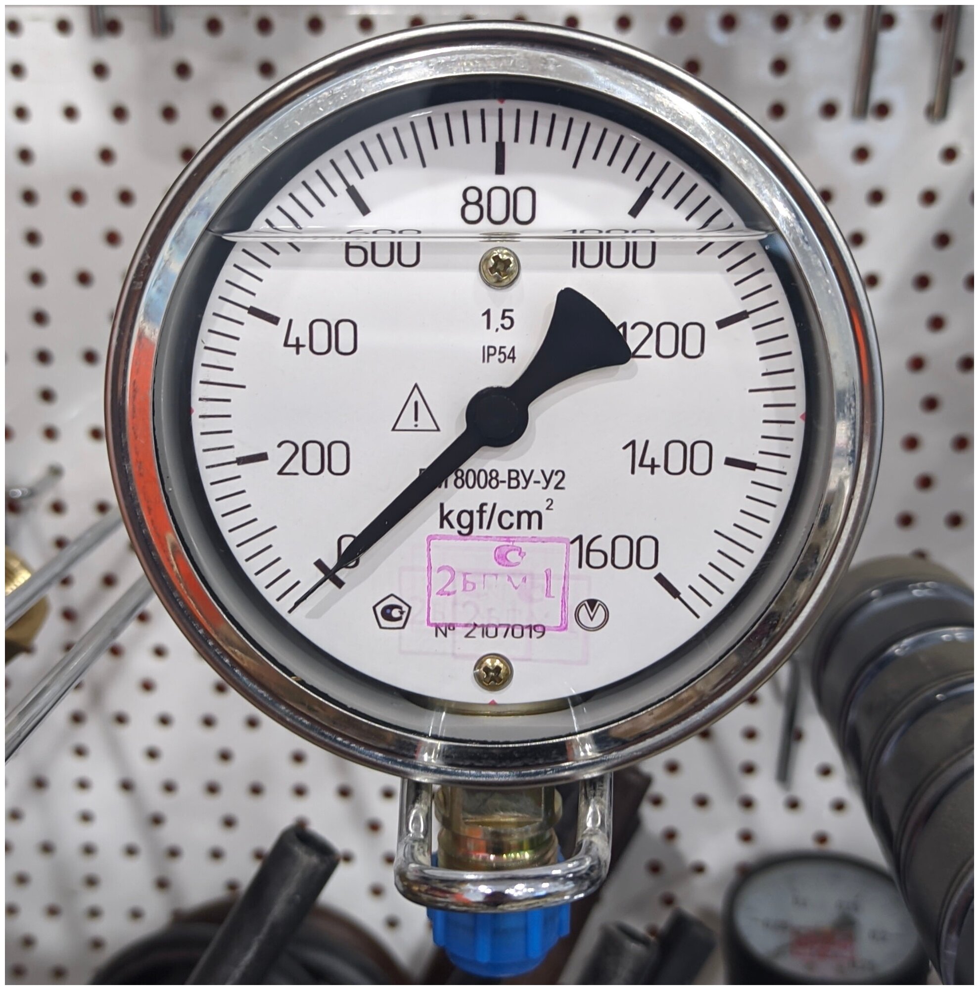ДМ8008-ВУ-У2 - 1600 кгс/см2 (160 МПа 1600 бар) кл. т. 15 IP54 - манометр виброустойчивый заполнение силикон