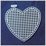 KPL-05 Пластиковая канва в форме сердца основа для вышивания объемных изделий 7 х 8 см Gamma - изображение