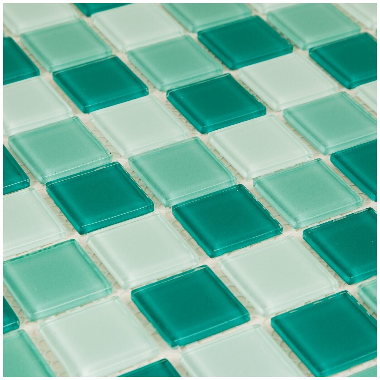 Стеклянная мозаика DAO-101-23-4. Размер 300х300мм. Толщина 4мм. Цвет зеленый. 1 лист. Площадь 0.09м2