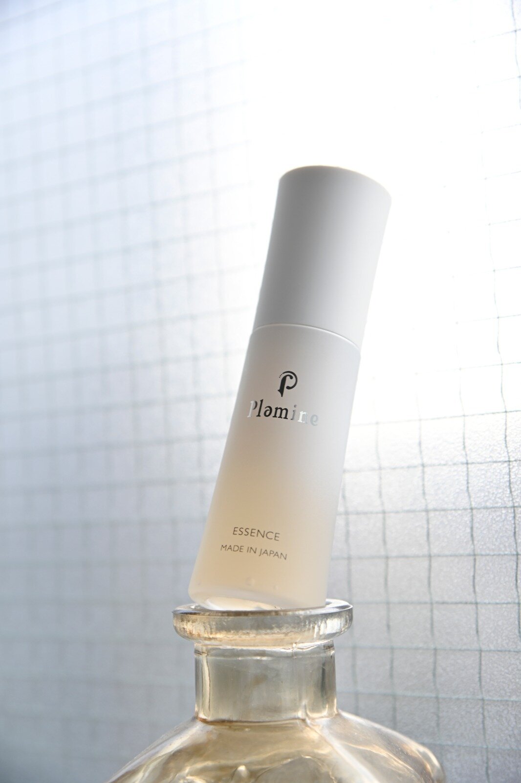 PLAMINE ESSENCE: Антивозрастная сыворотка для чувствительной кожи