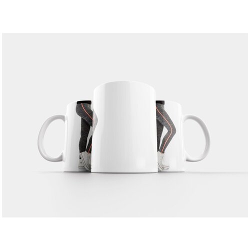 фото Кружка "спортивный костюм, ноги, мода" 320 мл lotsprints