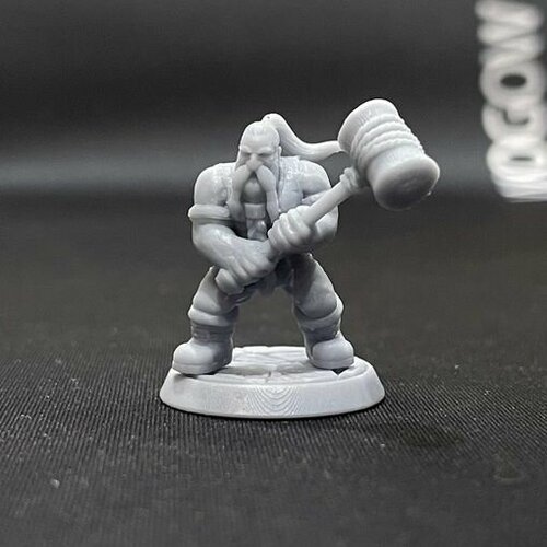 Миниатюра для настольной игры / Дворф #32 (Warcraft) Масштаб 32мм (не высота)