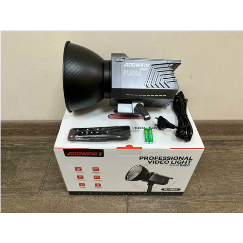 Фото Видеосвет Оcвeтитeль 100 ватт PL-100A софтбокс 6199₽