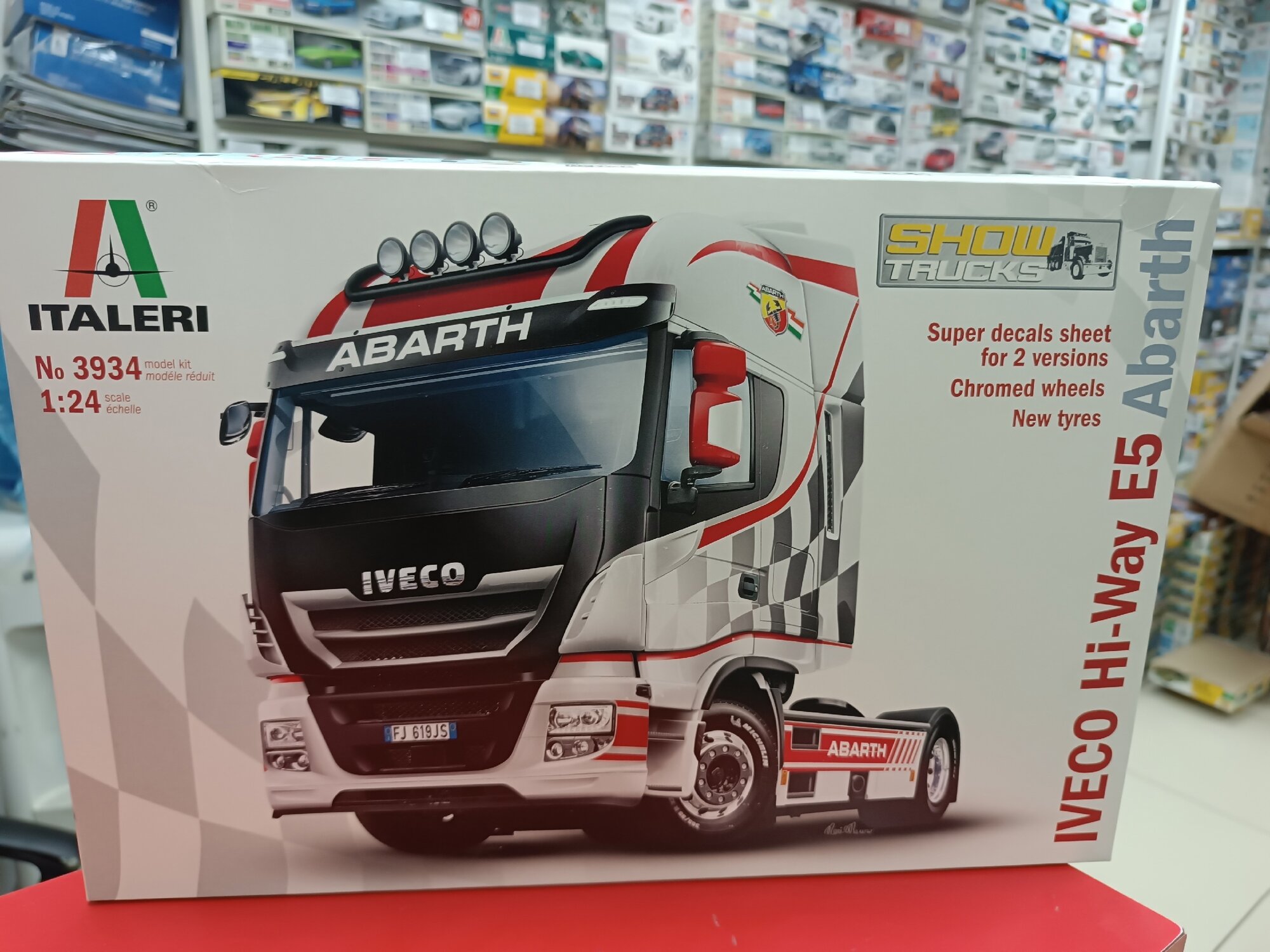 Сборная модель Italeri 1:24 3934 Iveco Hi-Way E5 Abarth