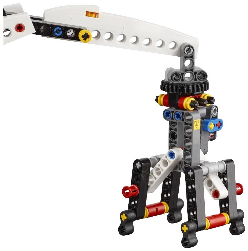 Конструктор LEGO Technic 42080 Лесозаготовительная машина - фото №4
