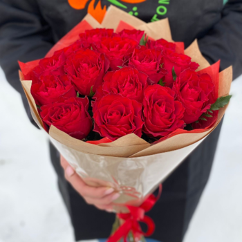 Букет из 15 красных роз "Кения" 50 см