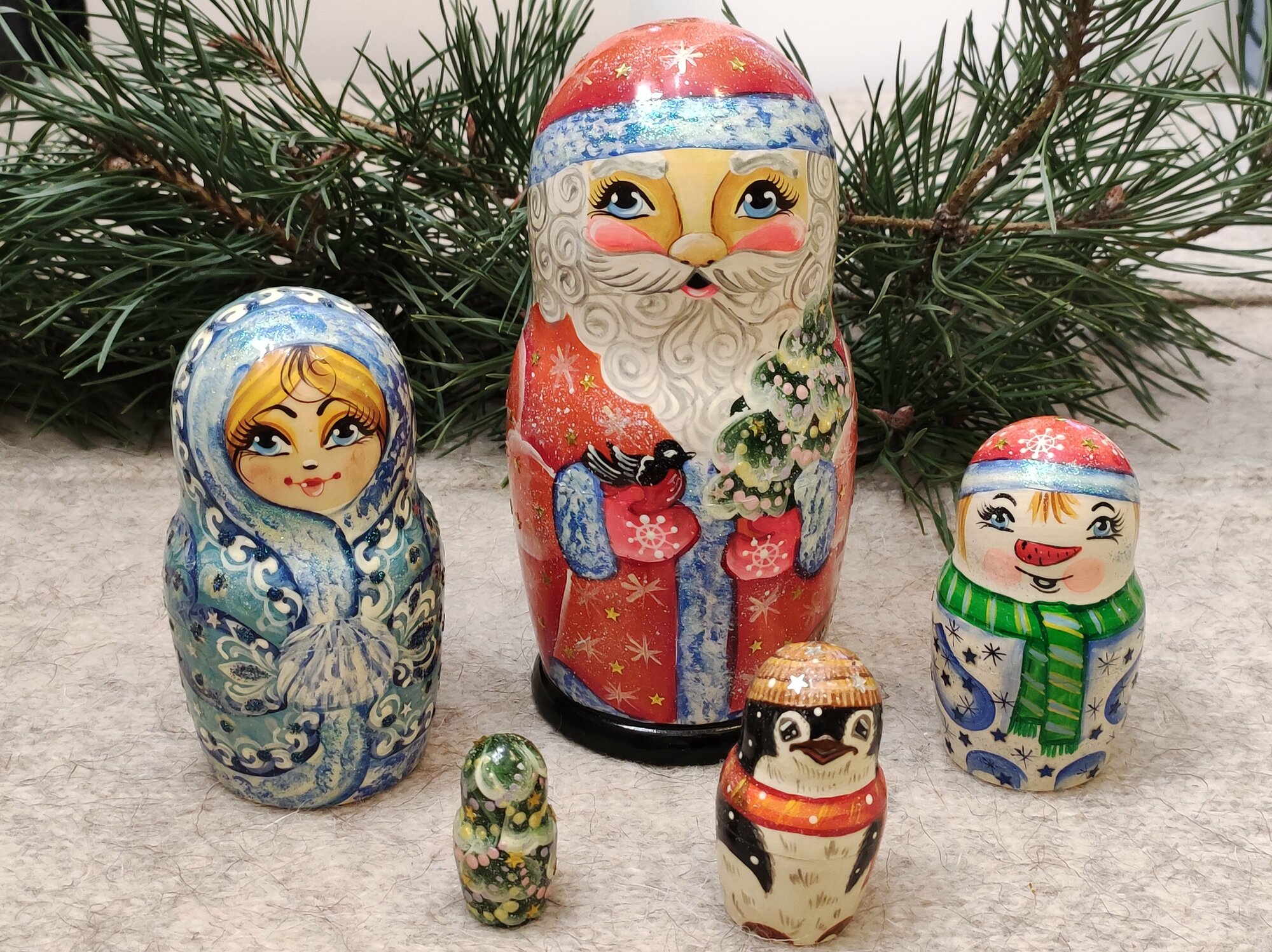Матрешка новогодняя "Дед Мороз и друзья" 17,5 х 8,5 см. Ручная работа.