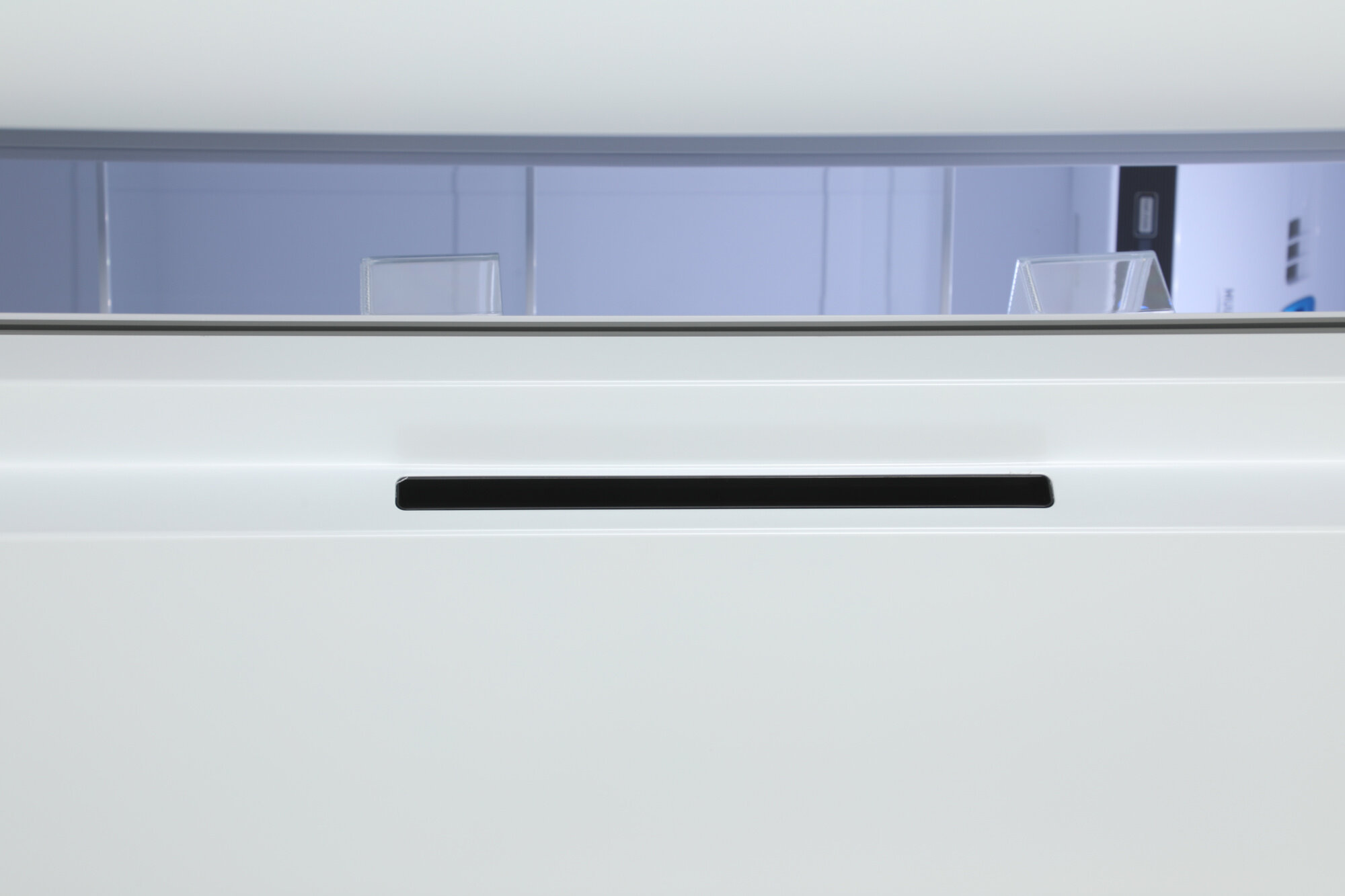 Холодильник Hyundai CS5083FWT 2-хкамерн. белый (двухкамерный) - фотография № 4