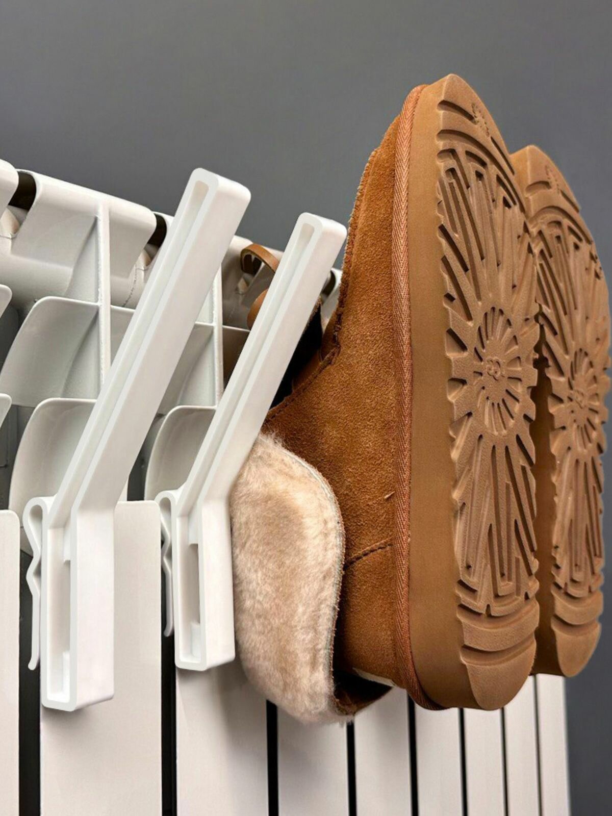 Сушилка на батарею для обуви и одежды, крючки на батарею 4 шт — фото 1