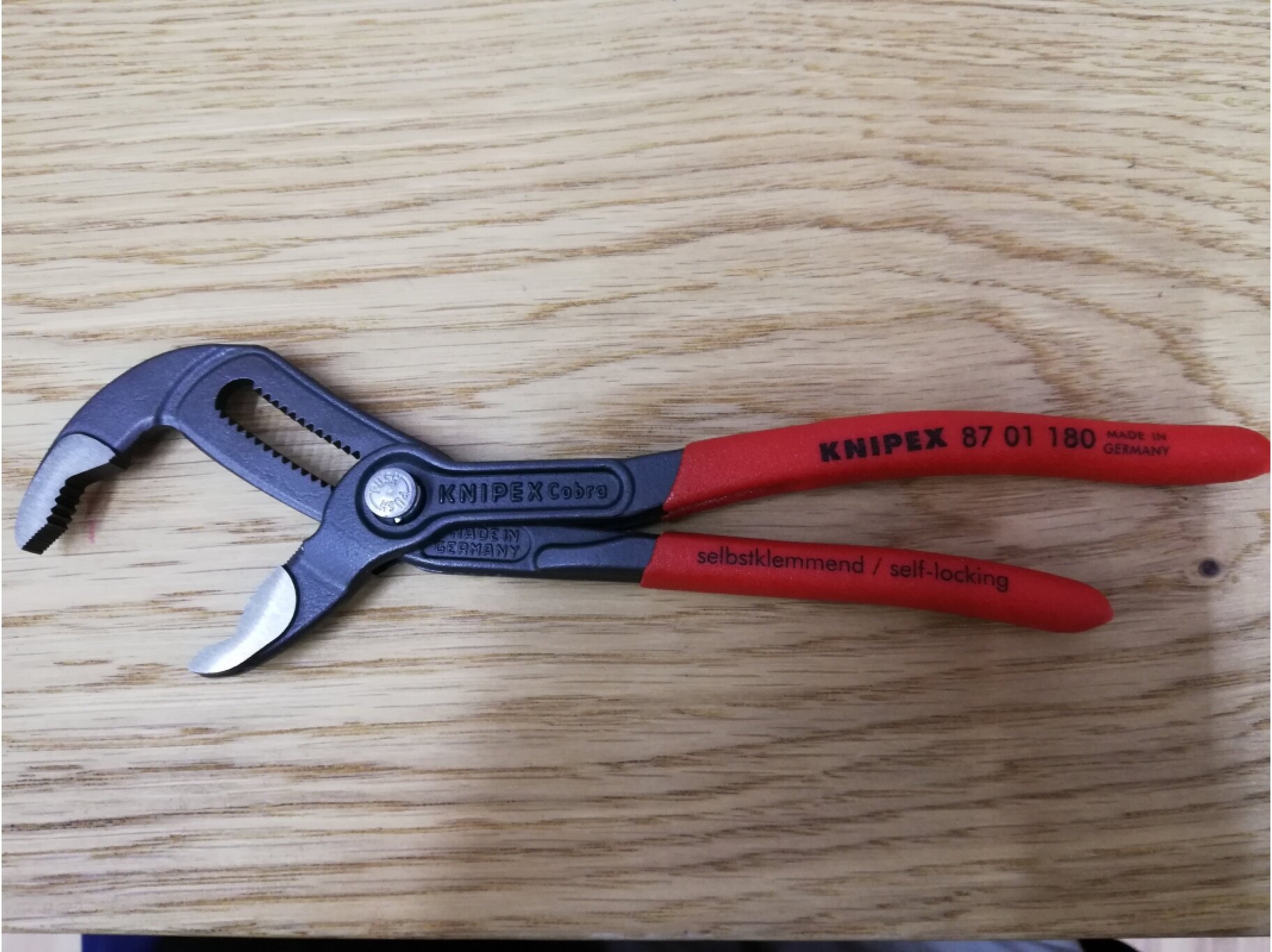 сантехнические клещи Knipex KN-8701180 - фотография № 16