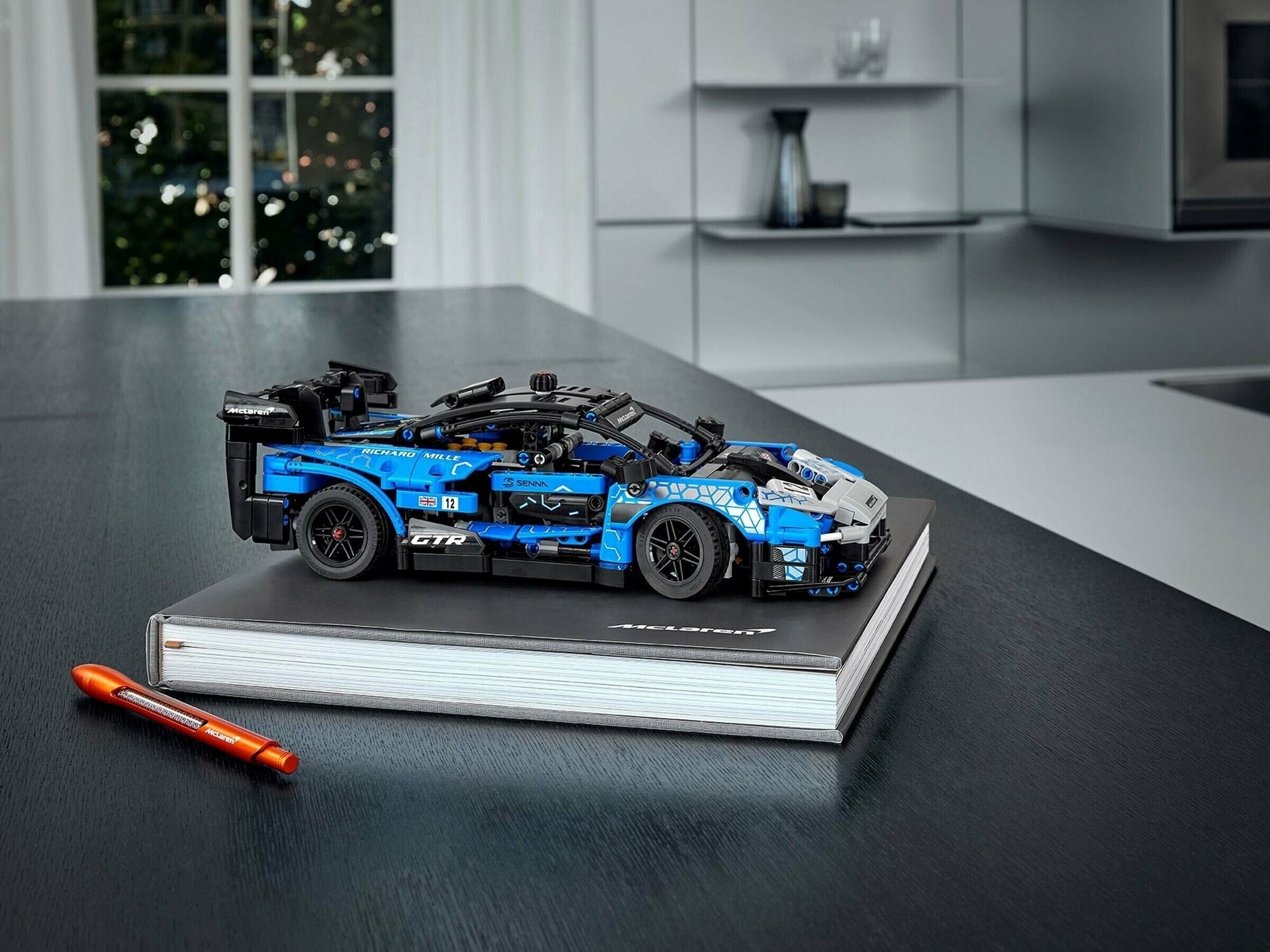Конструктор LEGO Technic 42123 McLaren Senna GTR - фото №19