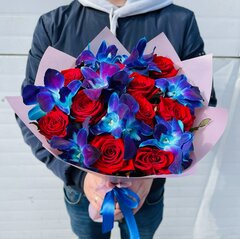 Изображение товара Букет Rybe-Flowers "Космические орхидеи с розами", высота букета 40см