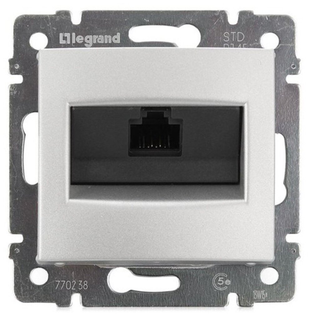 Розетка компьютерная Legrand Valena 694286 (775806) скрытая установка белая один модуль RJ45