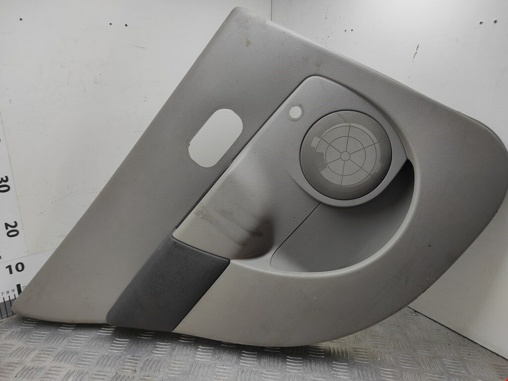 Обшивка (карта) двери задней левой Renault Modus 8200636067 арт. 2035572