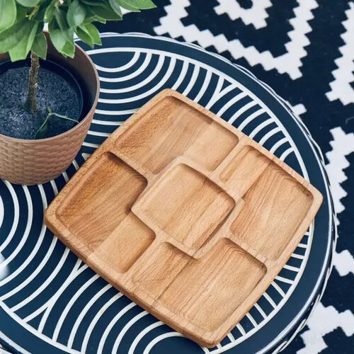 фото Менажница квадратная из дуба 25*25*2см