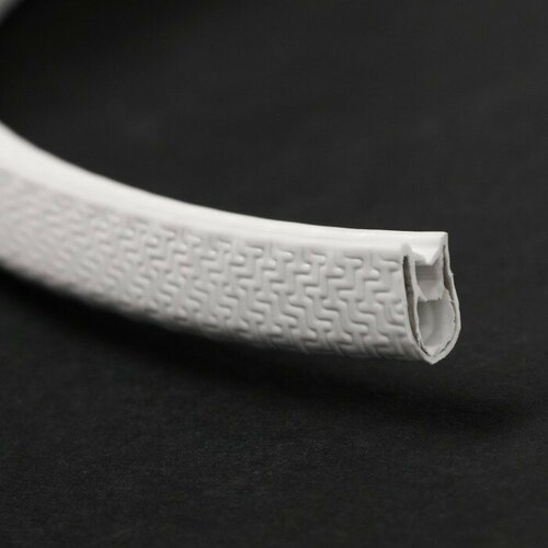 Защитная накладка КНР На контур двери авто металлический сердечник 5 м белая 644₽