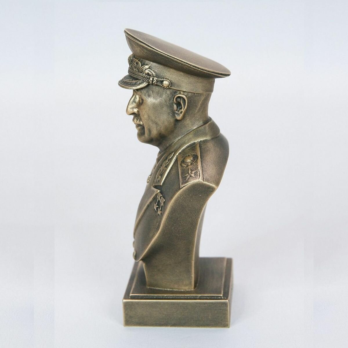 Бюст Иван Баграмян, литьевой мрамор, высота 14 см, цвет патина бронза — фото 1