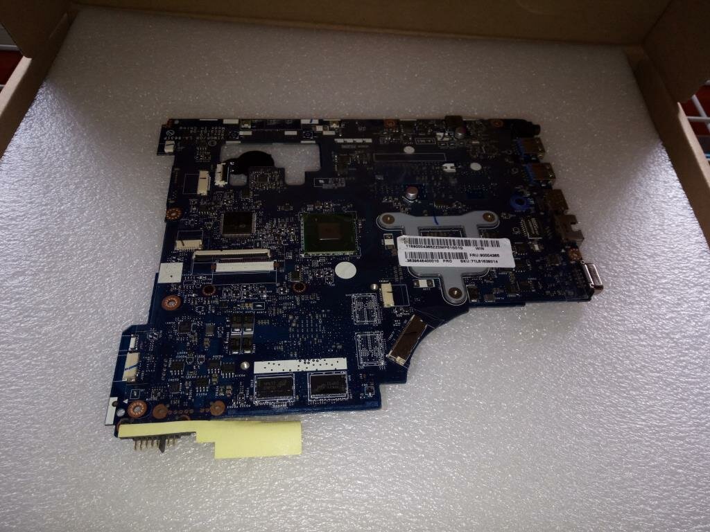Материнская плата для ноутбука Lenovo G500 VIWGP/GR LA-9631P W8P DIS HM76 1G 18W (90004365) оригинал