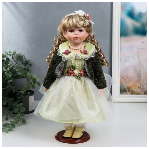 Кукла коллекционная КНР керамика, Катенька в зеленоватом платье и зеленом кардигане 40 см (6260942) кукла yako катенька 16 5 см m6621