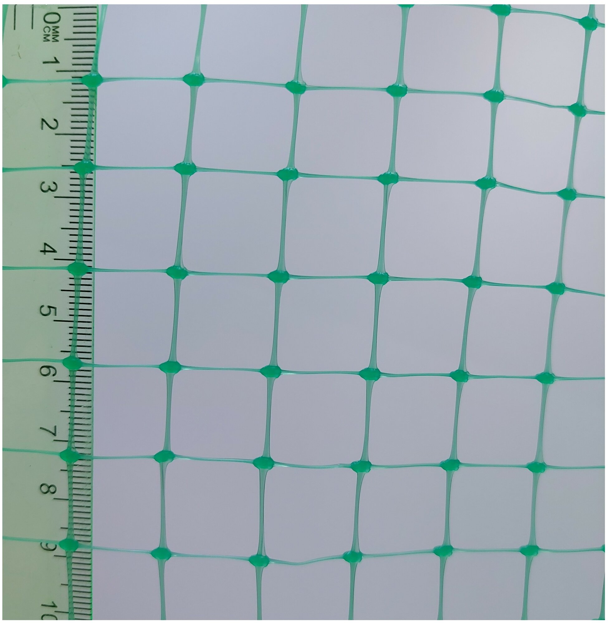 Сетка садовая с квадратной ячейкой 13х15 мм  сетка от птиц размером 2х10м зеленая