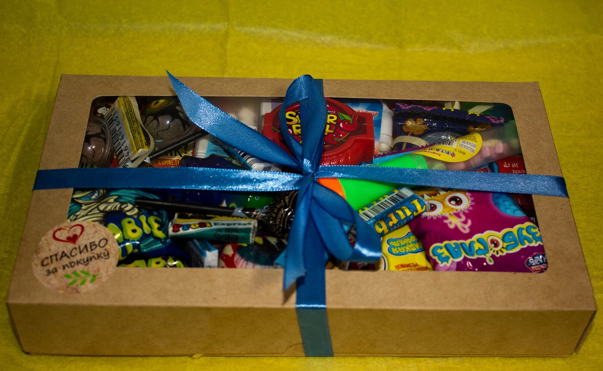 Подарочный набор "сладкий бокс" из 34 конфет - фотография № 2