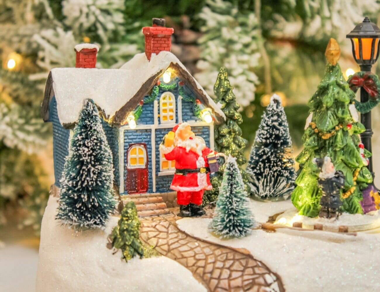 Kaemingk Новогодняя композиция Снеговик и дети в канун Рождества 19*13 см с LED подсветкой и движением, батарейки 481451