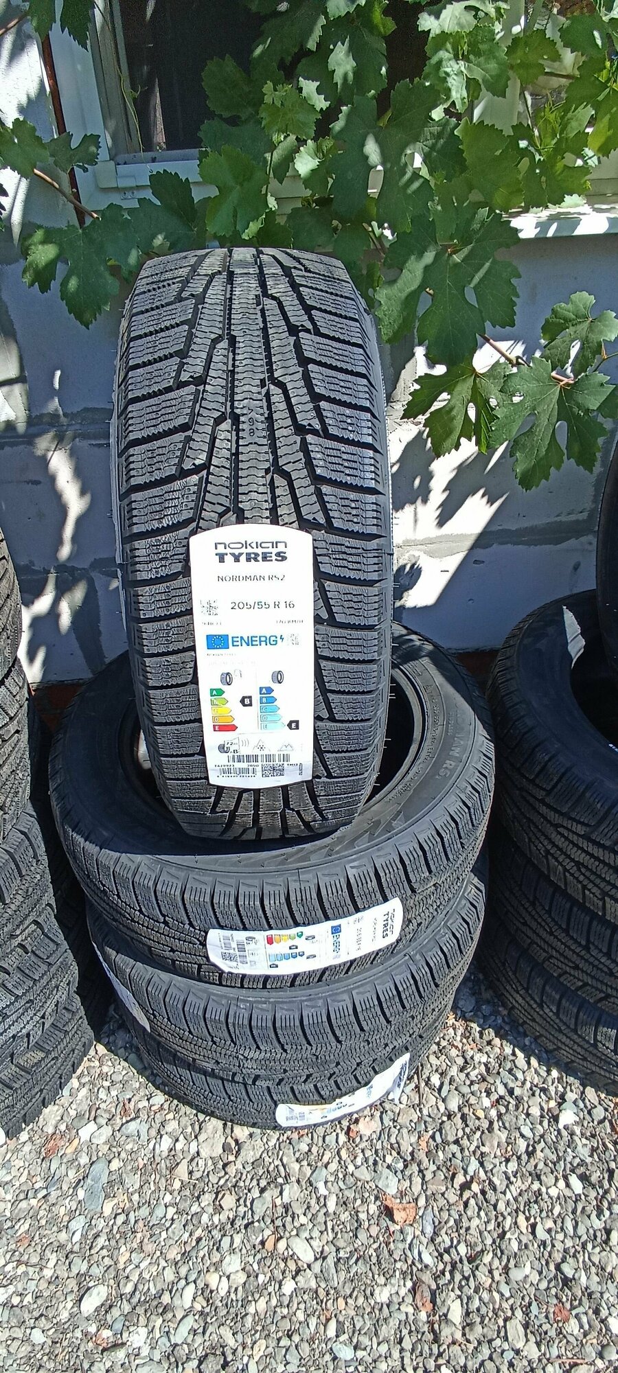 Зимние шины Nokian Nordman RS2 185/60R14 82R, нешип — фото 1