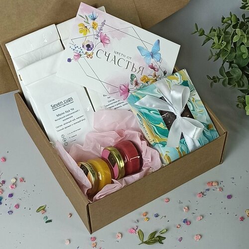 Подарочный набор для женщины: чай, мед, драже