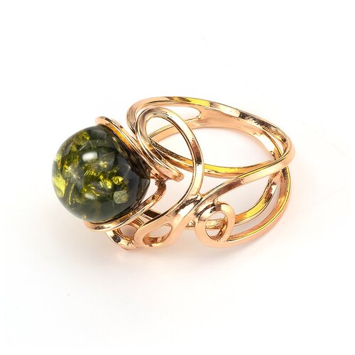 Изысканное кольцо с зеленым янтарем в позолоте 