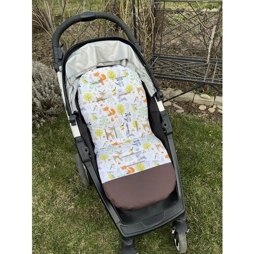 Матрасик в коляску прогулочную двусторонний весенний летний с креплением на колску