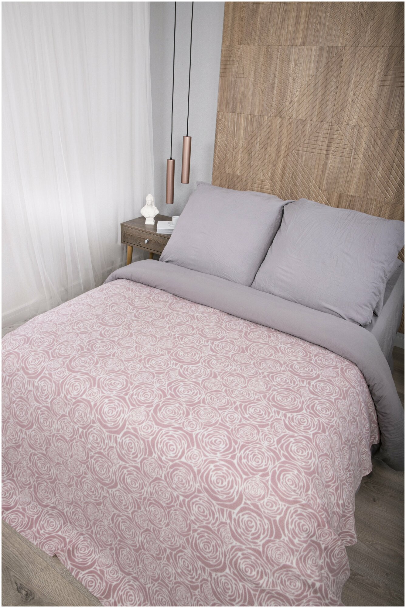 Плед флисовый на кровать, диван 130х170 "Роза" розовый