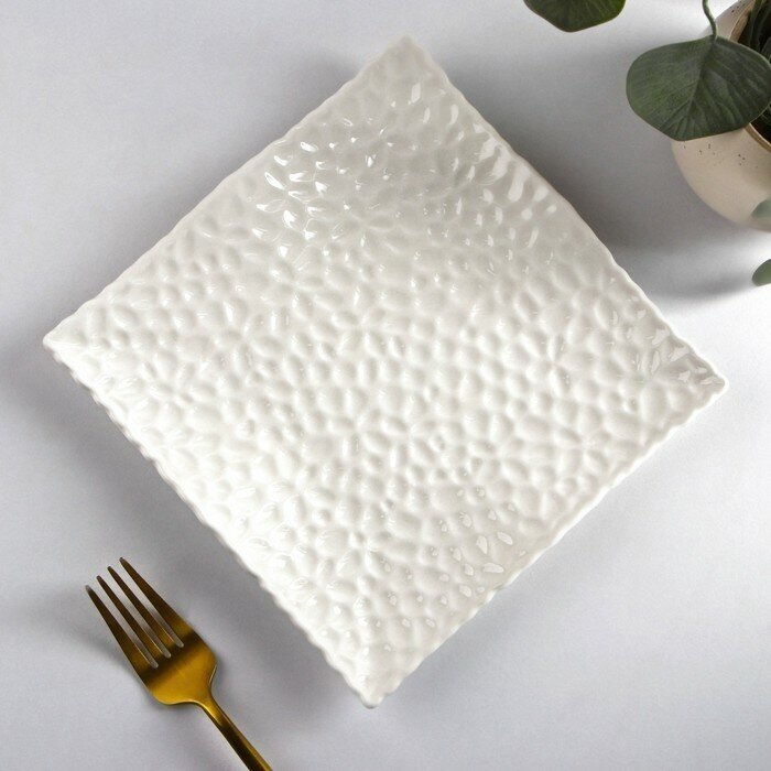 Тарелка керамическая квадратная «Воздушность», d=19 см, цвет белый