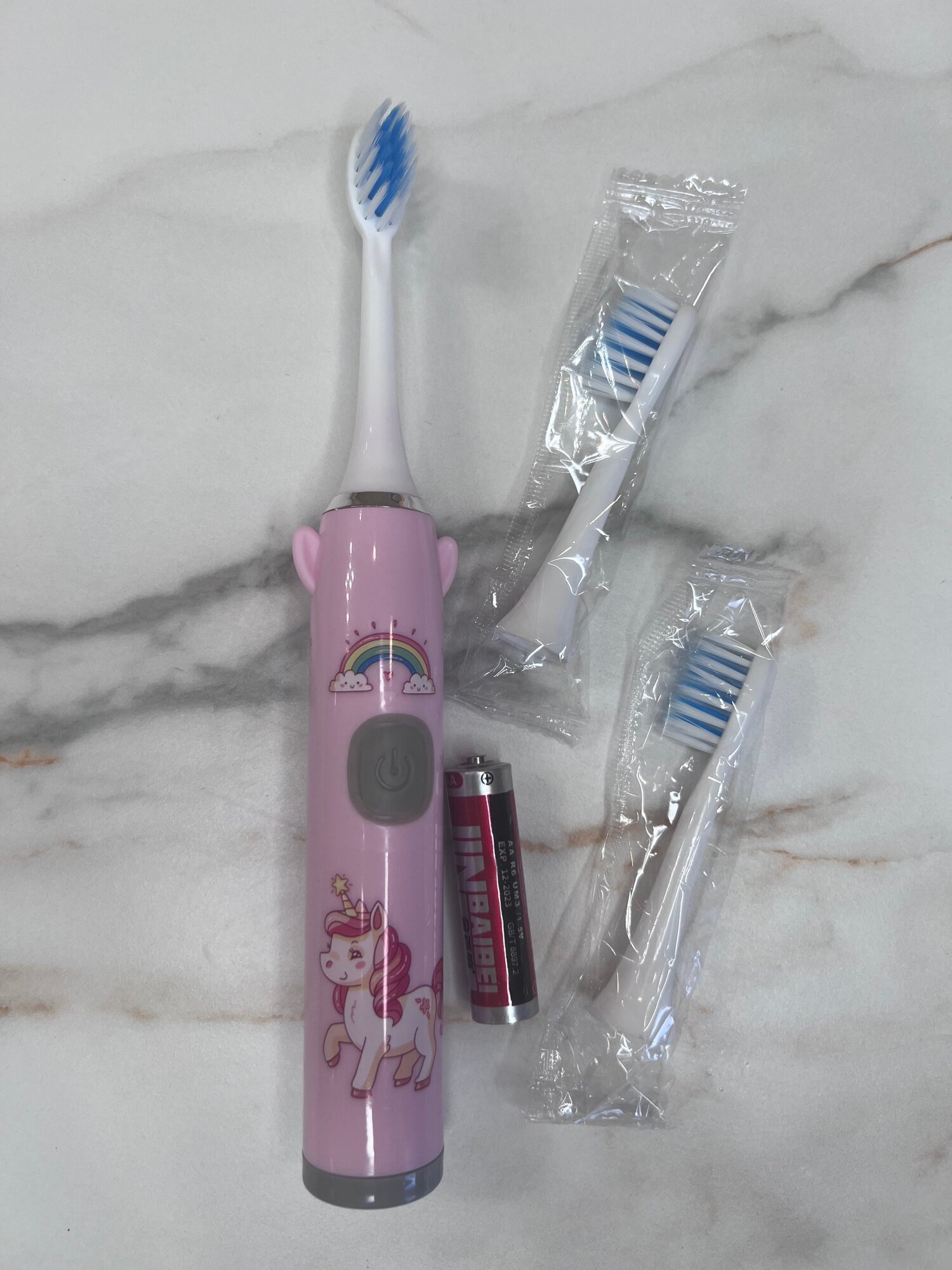 Электрическая зубная щетка детская, Розовая ультразвуковая электрощетка для детей от 3х лет на батарейке АА - фотография № 2