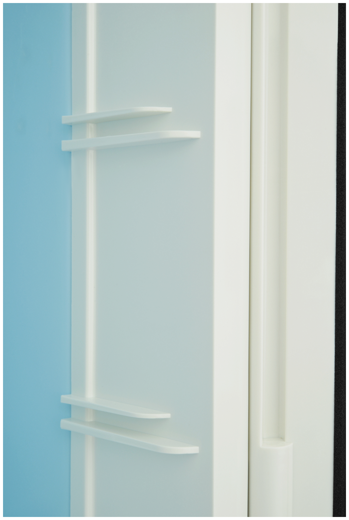 Холодильник для косметики ZUGEL ZCR-003M зеркальный - фотография № 5