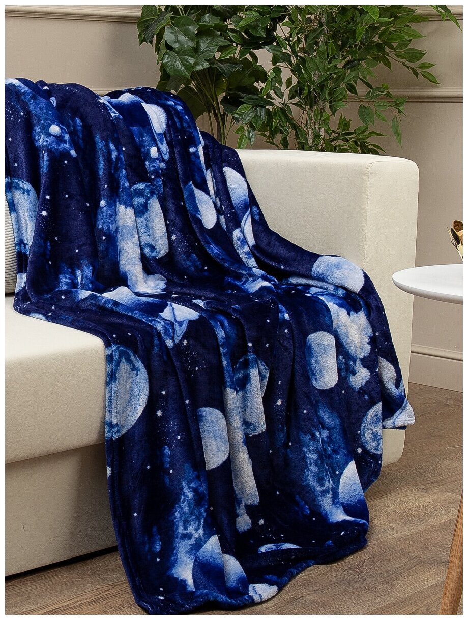 Плед TexRepublic Absolute flannel 200х220 см размер Евро велсофт покрывало на кровать теплый мягкий синий с рисунком Космос