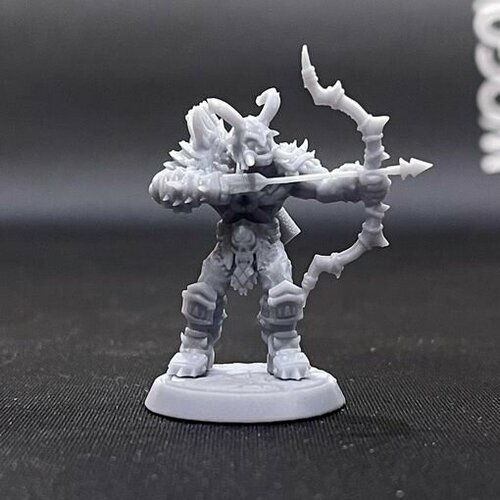 Миниатюра для настольной игры / Орк #2 (Warcraft) Масштаб 32мм (не высота)