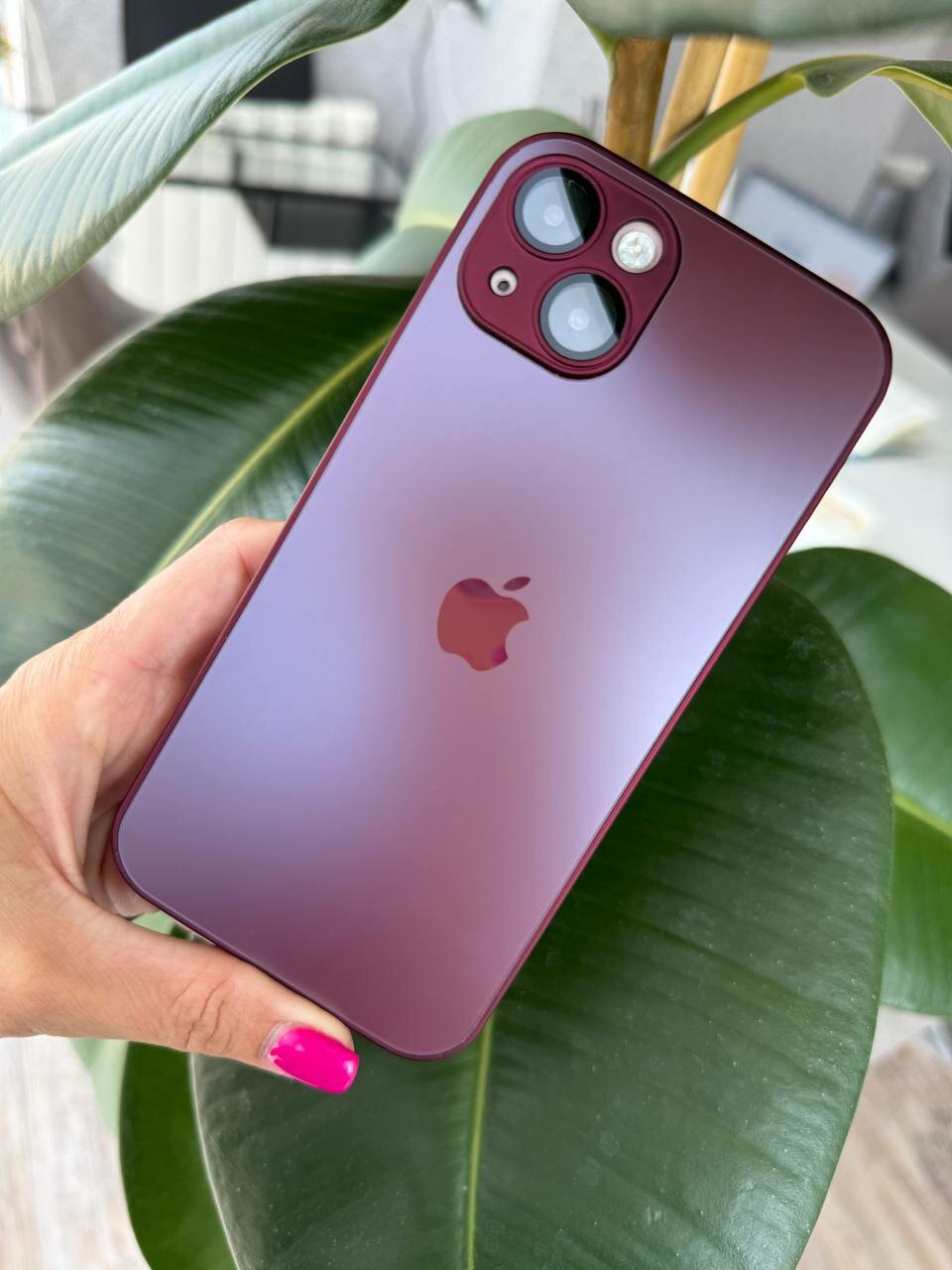 Чехол матовый IPhone 13 красный с защитой на линзах
