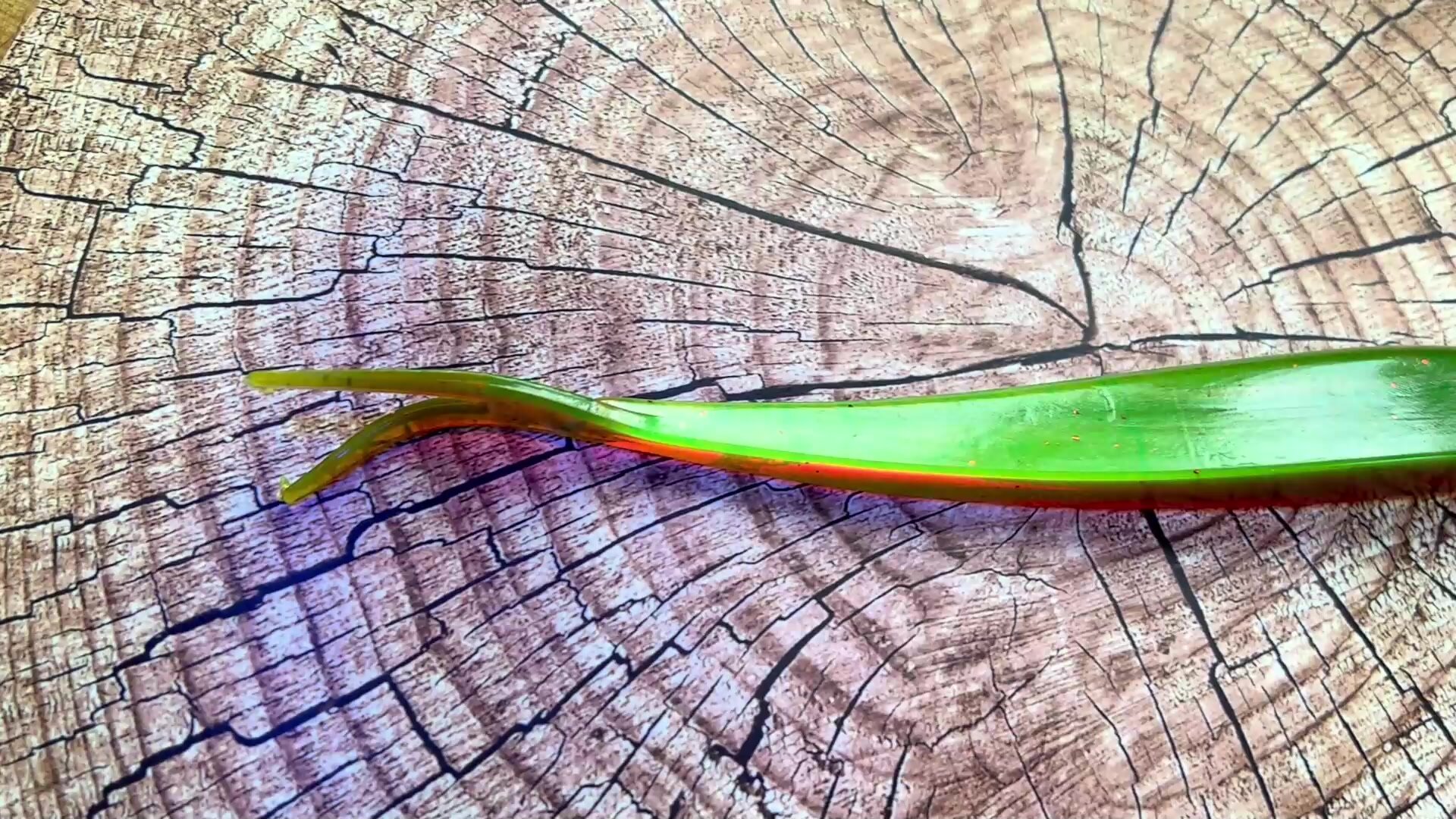 Крупная силиконовая приманка для рыбалки Pike Slag 21,5 см (свимбейт/ джеркбейт), Motor oil red flake/ Машинное масло, 1 шт. — фото 1