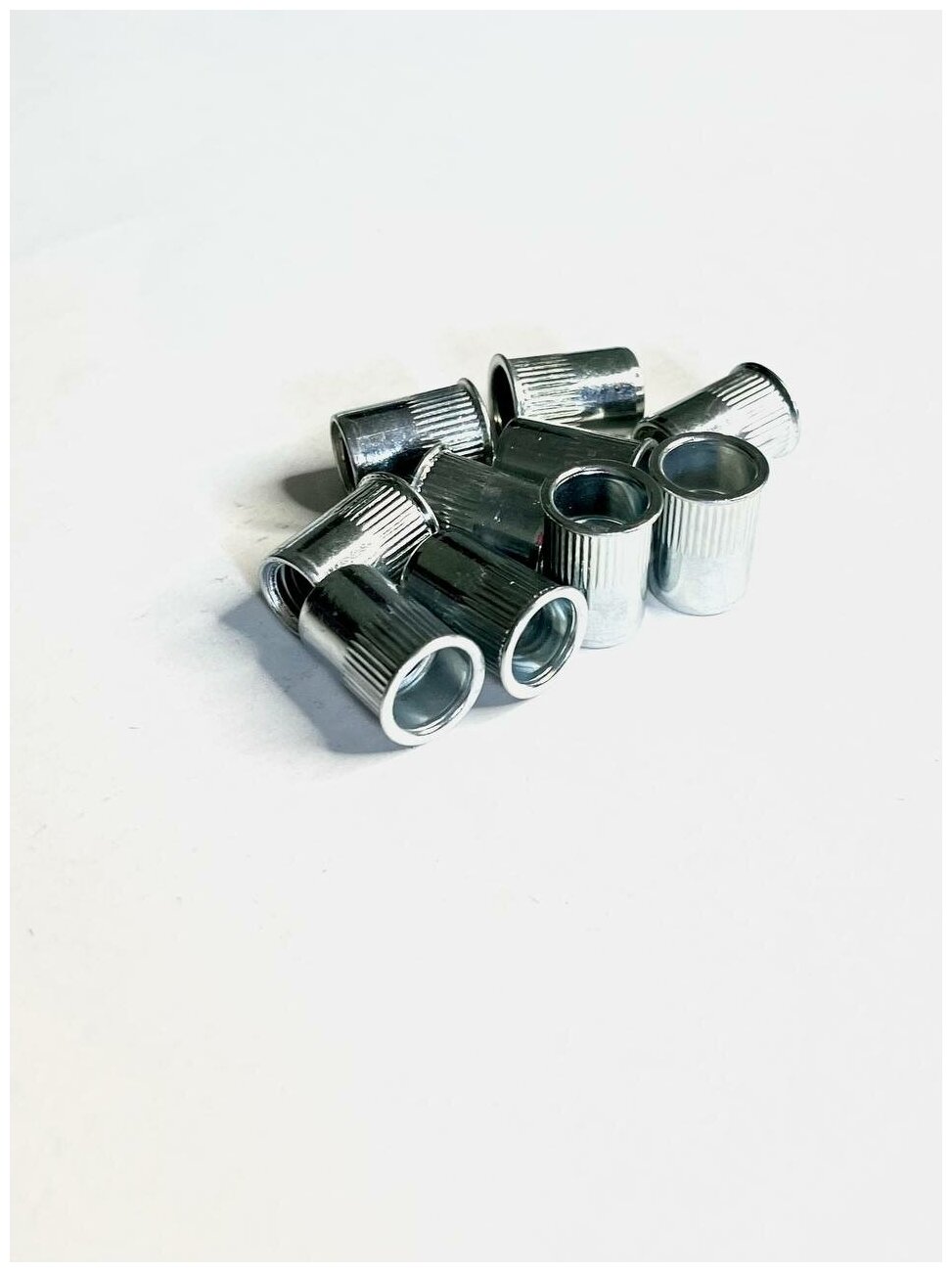 Заклёпка резьбовая М3х0,5х9,0, уменьшенный бортик, с насечкой, цинк (50шт) - фотография № 4