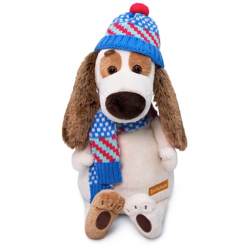 мягкая игрушка budi basa собака бартоломей в вязаной шапке и шарфе 27 см Бартоломей в вязаной шапке и шарфе, 27 см
