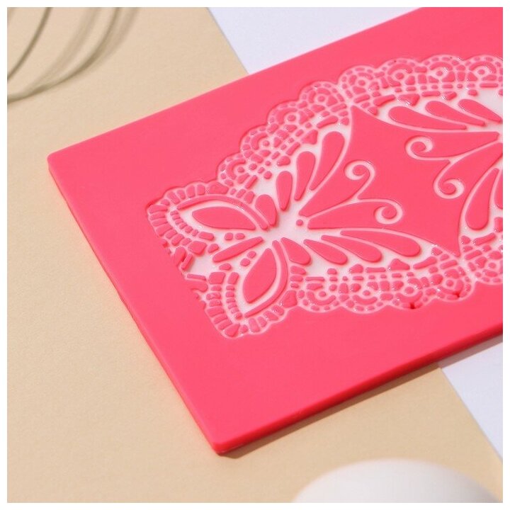 фото Коврик кондитерский для айсинга «Бабочки», 40×10×0,5 см